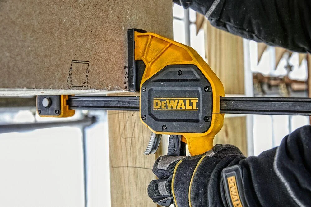 DWHT0-83185 DeWALT Jednoruční svěrka XL 300mm, svírací síla 272 kg
