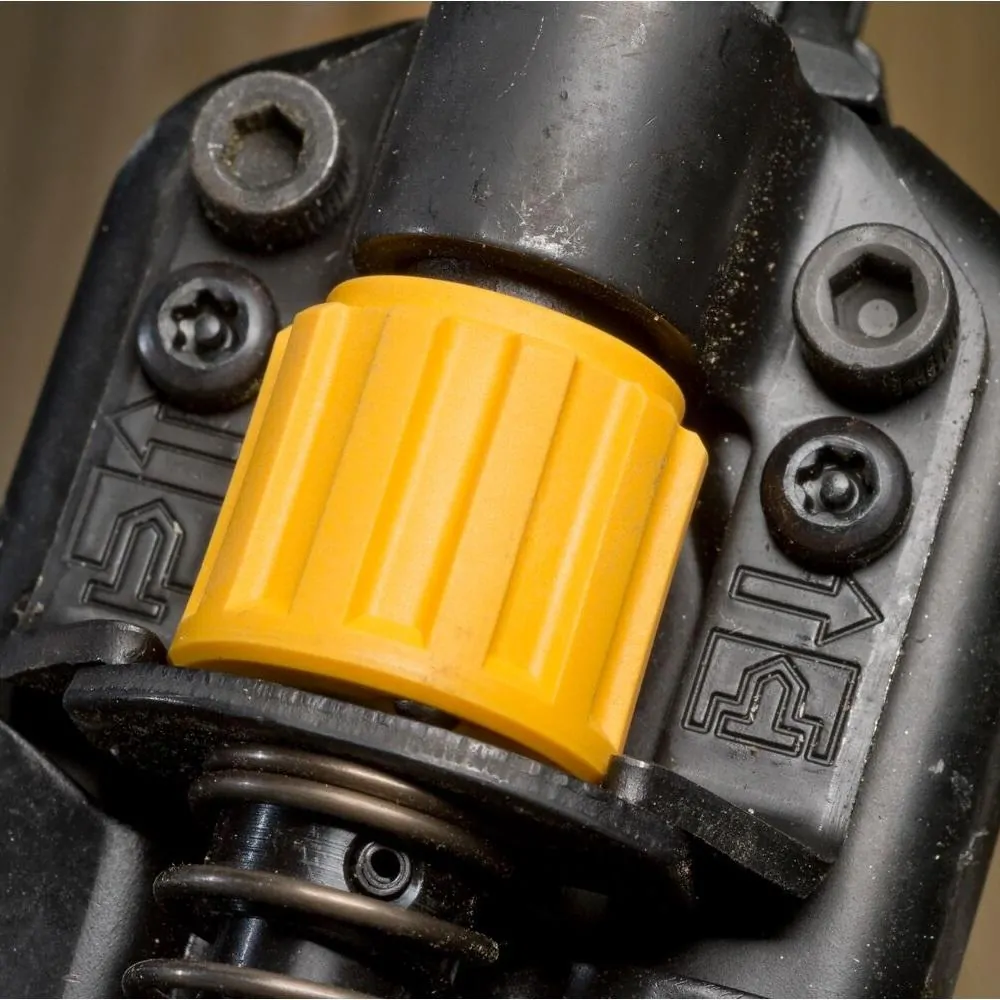 DCN693P2 DeWALT Aku nastřelovací pistole 18 V XR s 2 pracovními rychlostmi