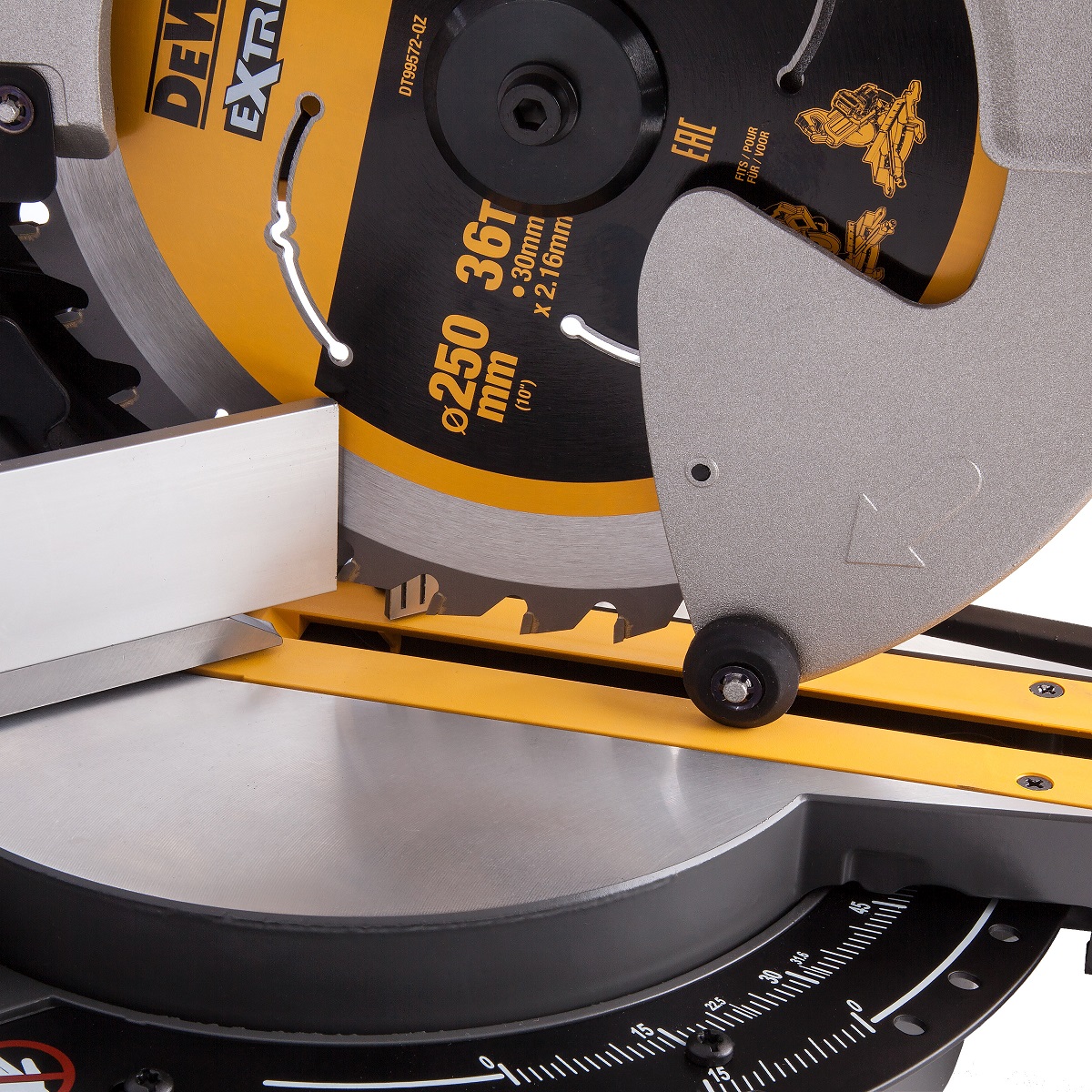 DCS778T2 DeWALT Aku pokosová pila 2x 6,0 Ah XR FLEXVOLT 54V