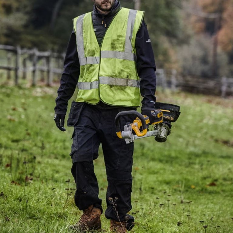 DCMST561P1 DeWALT Aku strunová sekačka 18V, 5,0 Ah, s rozložitelnou hřídelí