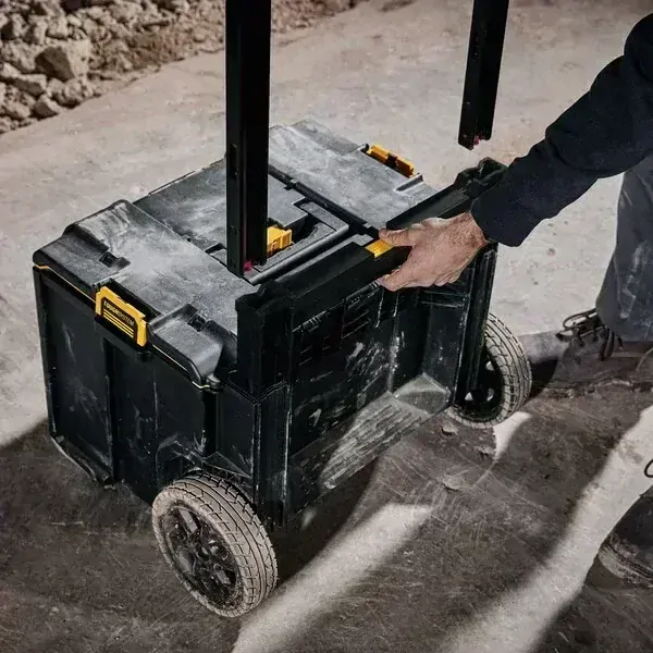 DS450 KUFR TOUGHSYSTEM 2.0 DWST83295-1 DeWALT - box s madlem a kolečky 60 l