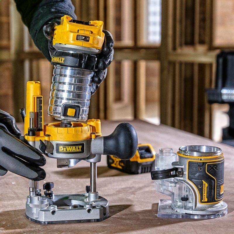 DCW604P2 DeWALT Aku kombinovaná horní frézka 18V 2x 5.0 Ah Li-Ion,v kufru TSTAK