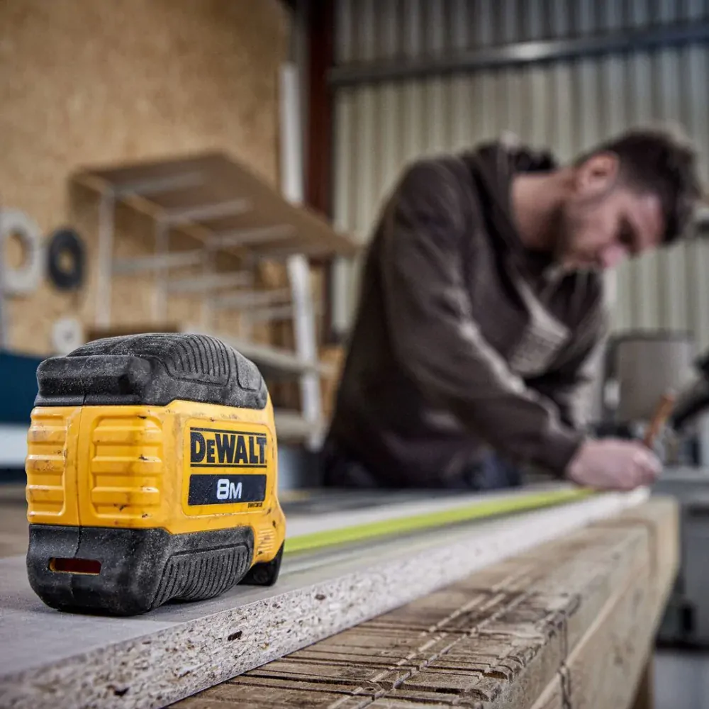 DWHT38128-0 DeWALT Svinovací metr COMPACT 8 m x 28 mm