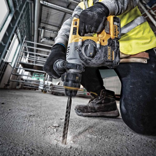 DCH274P2T DeWALT bezuhlíkové kladivo 18 V XR Li-Ion s 3 režimy a výměnným sklíčidlem