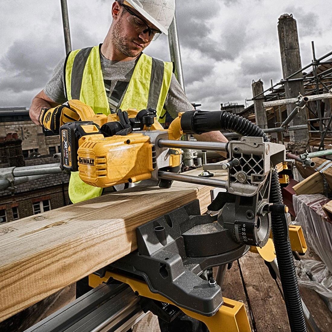 DCS778T2 DeWALT Aku pokosová pila 2x 6,0 Ah XR FLEXVOLT 54V