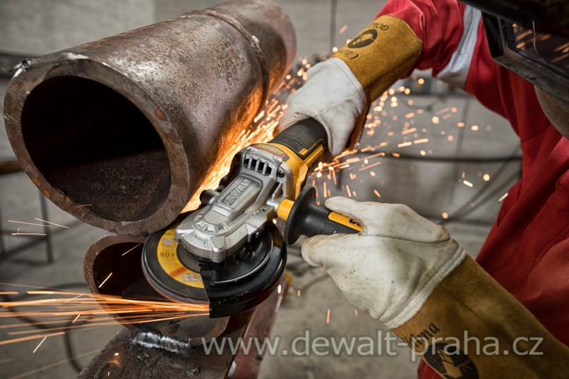 DCG405FN DeWALT Aku bezuhlíková bruska 125mm s plochou převodovkou 18V, samostatný stroj
