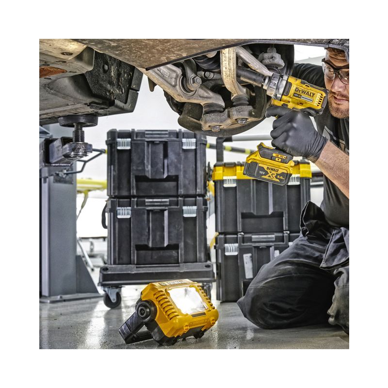 DCL077 DeWALT Aku LED pracovní světlo 12 - 18V, 2000 lm