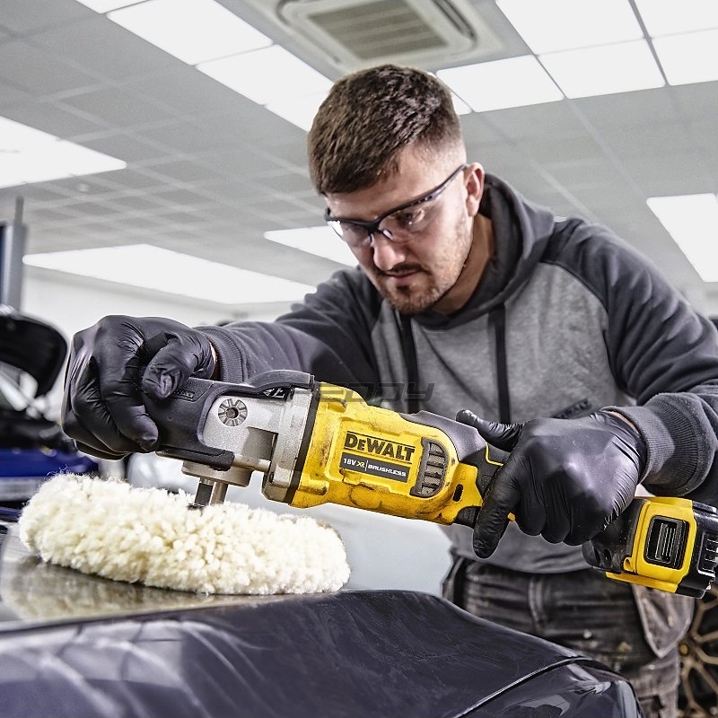 DCM849N DeWALT Aku bezuhlíková leštička 18V, 125-180 mm, samostatný stroj