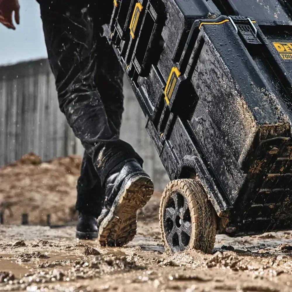 DS450 KUFR TOUGHSYSTEM 2.0 DWST83295-1 DeWALT - box s madlem a kolečky 60 l