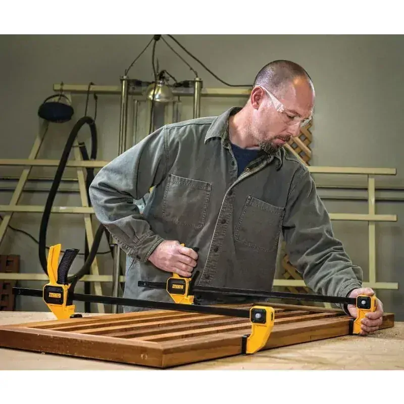 DWHT0-83193 DeWALT Jednoruční svěrka L 300mm, svírací síla 135 kg