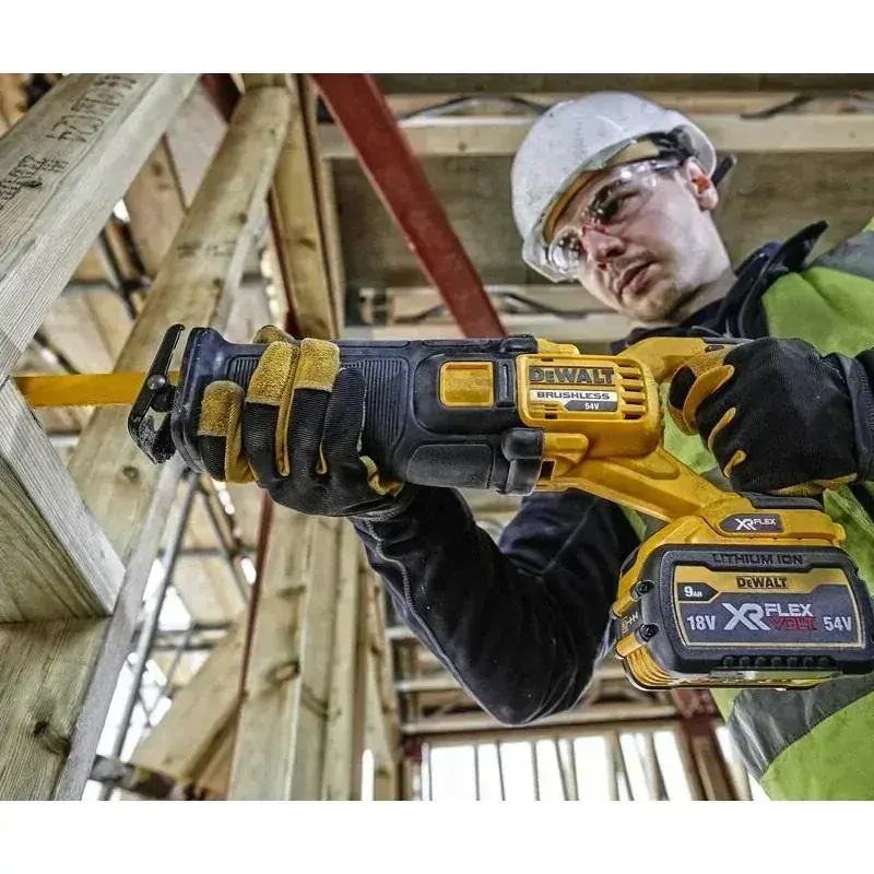 DCS389X2 DeWALT Aku mečová pila, bezuhlíková, 54V XR FLEXVOLT 2x 9.0Ah, v kufru TSTAK