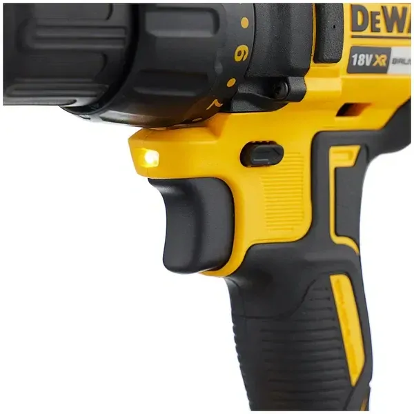 DCD777D2T DeWALT Aku bezuhlíková vrtačka / šroubovák XR 18V, 2x Li-Ion 2,0Ah, TSTAK