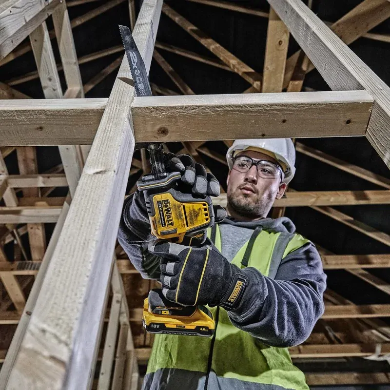 DCS369N DeWALT Aku mečová pila 18V, samosatný stroj