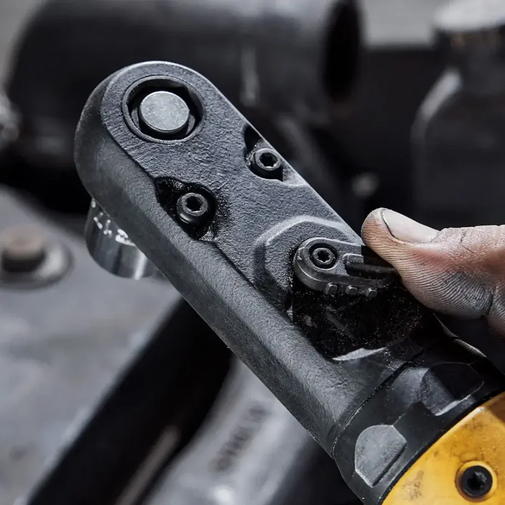 DCF510E2G DeWALT Aku ráčna s 1/2" a 3/8" s čtvercovou výměnnou hlavou XR 18V Powerstack 2x1,7Ah