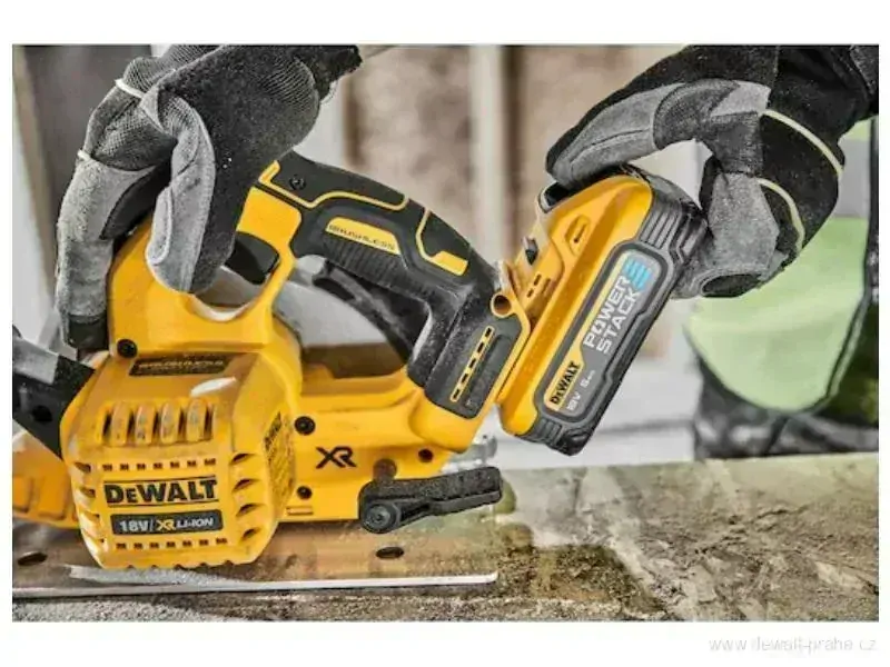 DCS570H2T DeWALT Aku kotoučová pila 184 mm,bezuhlíková, 18V XR 2x 5,0Ah POWERSTACK, TSTAK