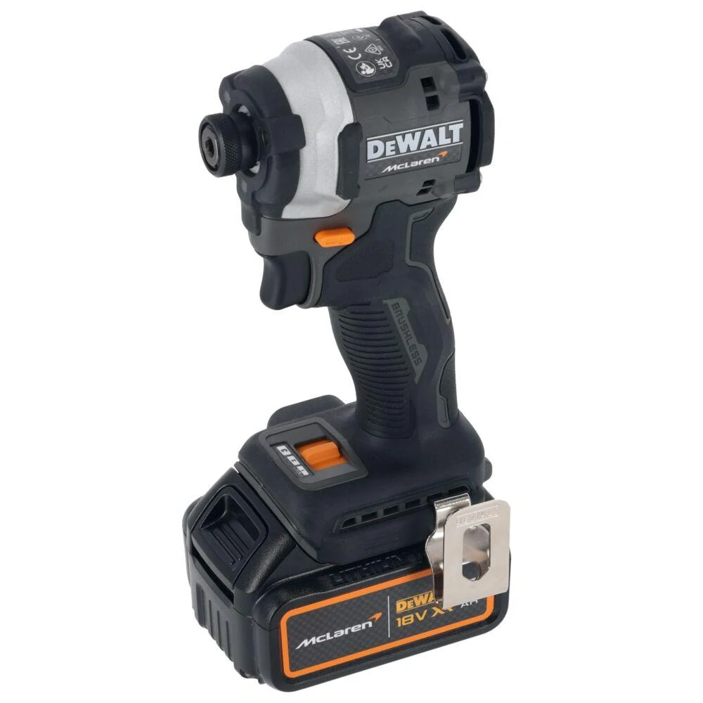 DCF85MP2T DeWALT Rázový utahovák McLaren F1 Team 18V XR s bezuhlíkovým motorem, 2× 5Ah