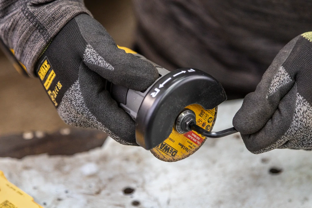 DCG430E2T Aku přímá bruska 18V 2x 1,7 Ah XR Li-Ion POWERSTACK TSTAK DeWALT