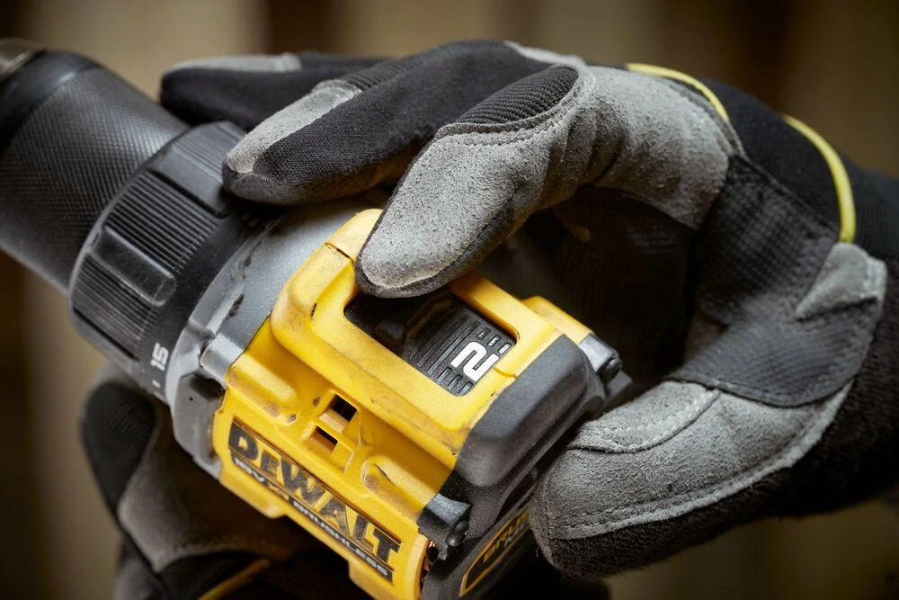 DCD794NT-XJ DeWALT aku kompaktní vrtačka s bezuhlíkovým motorem 18V XR