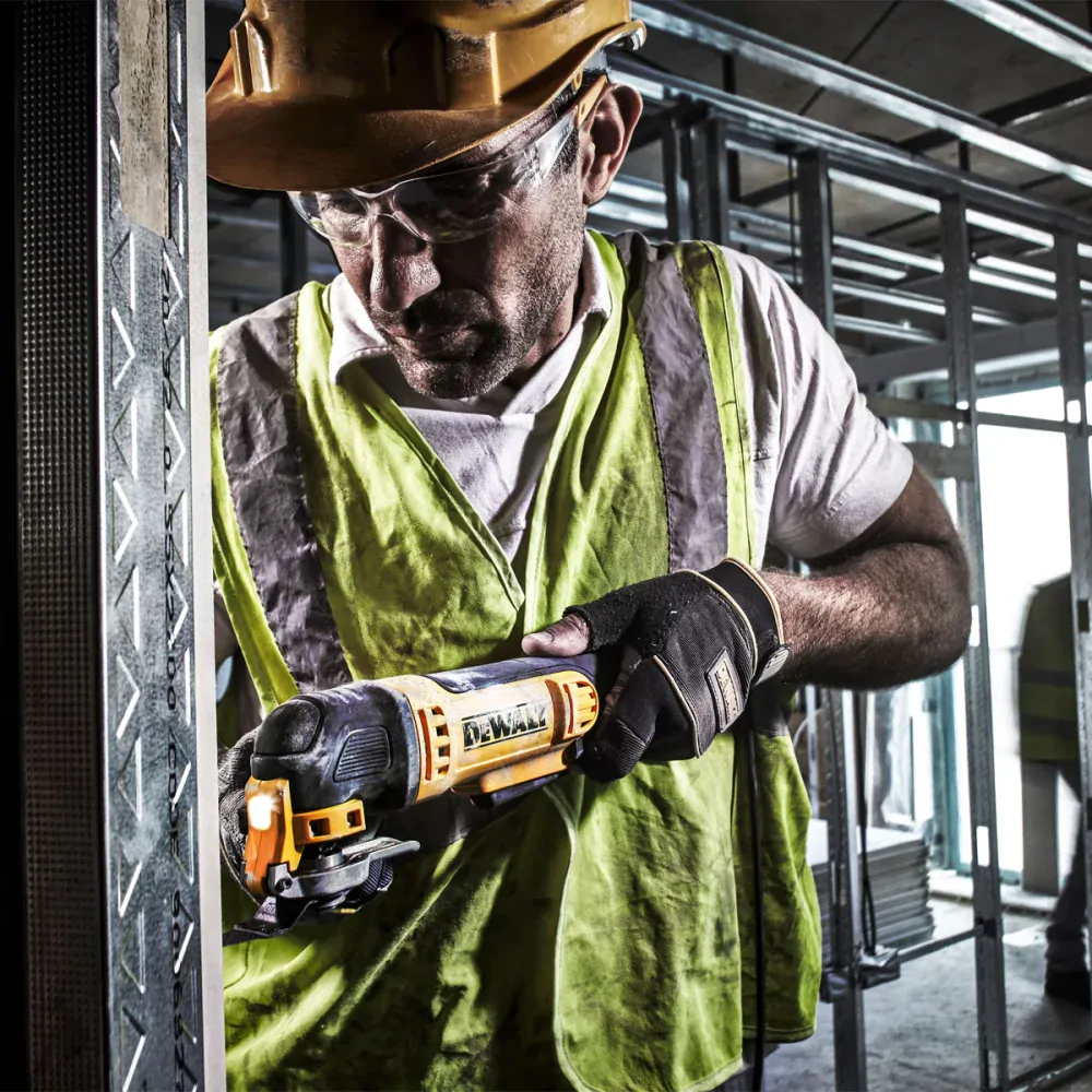 DWE315KT DEWALT Oscilační multifunkční bruska a sada příslušenství