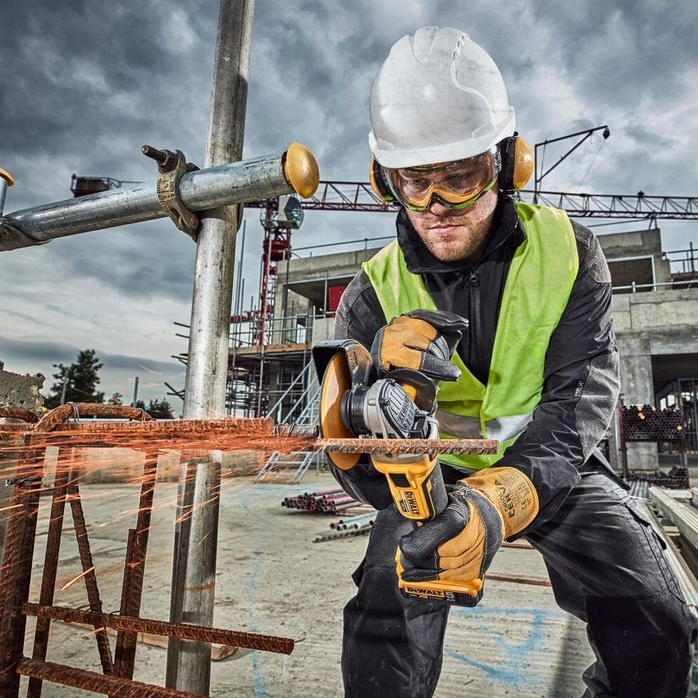 DCG405NT DeWALT Aku bezuhlíková úhlová bruska 18V,v kufru TSTAK,samostatný stroj