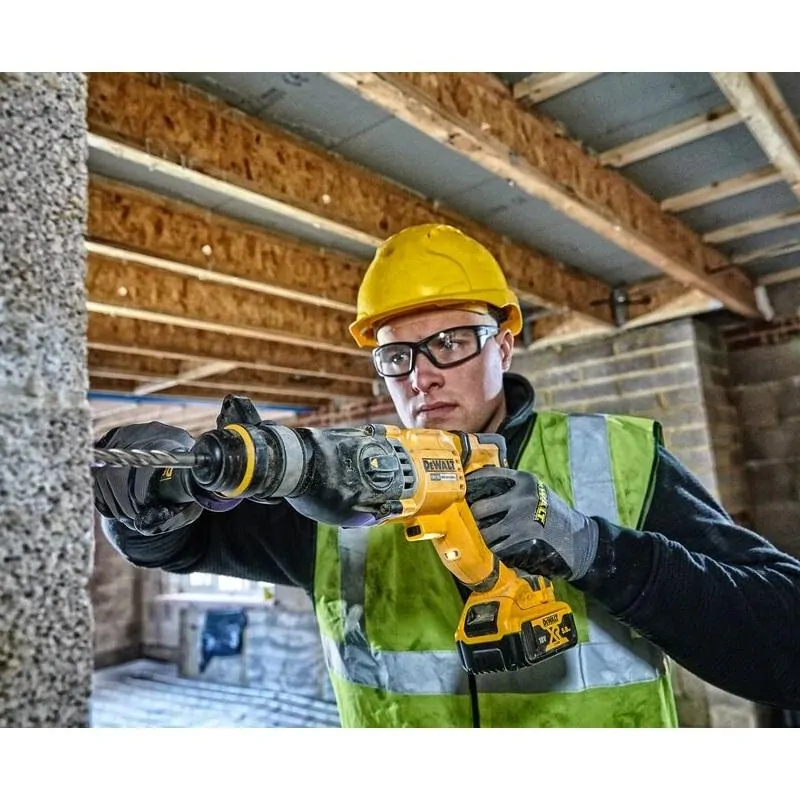 DCH263P1 DeWALT Aku kombinované kladivo XR 18V, 1x 5,0 Ah, kufr