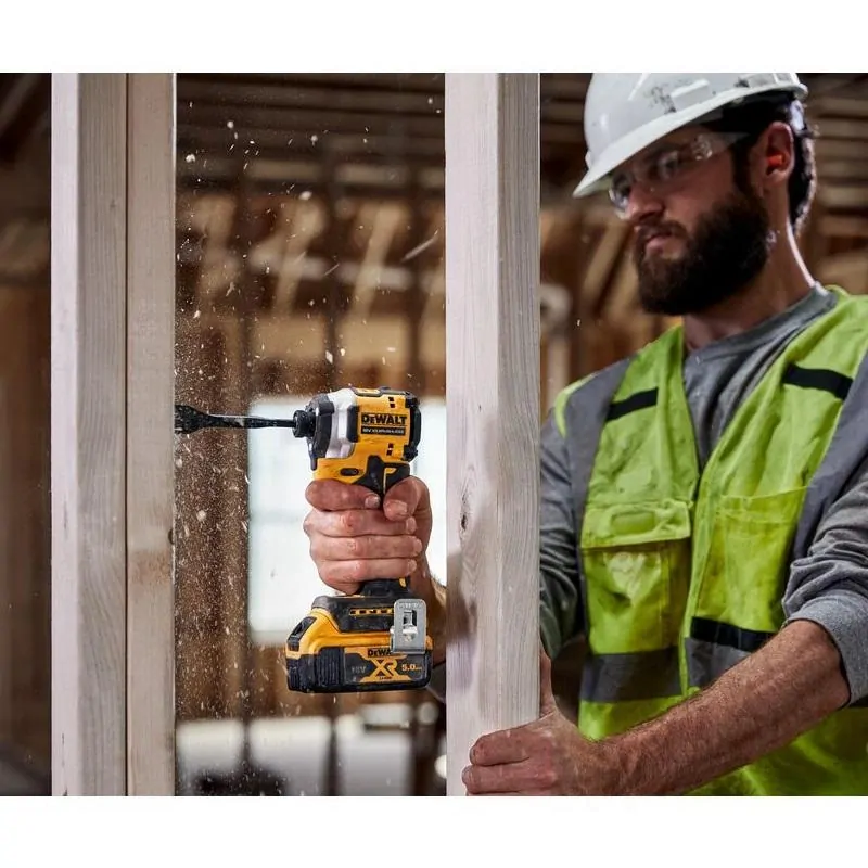 DCF850P2T DeWALT Aku bezuhlíkový rázový utahovák 1/4", 205Nm, 18V XR 2x 5,0Ah Li-Ion, TSTAK