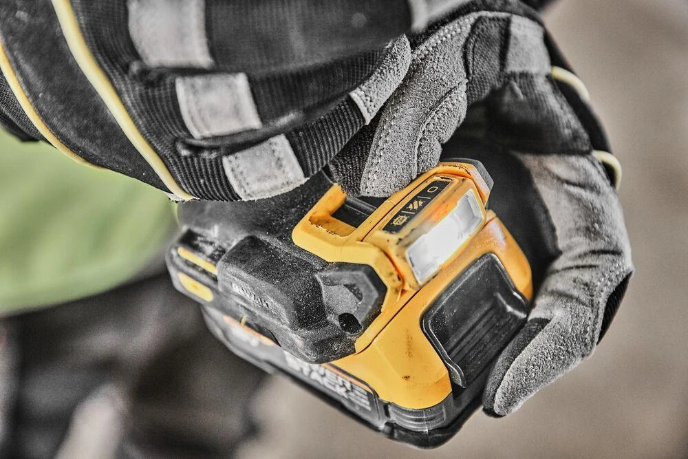 DCD805N DeWalt Bezuhlíková aku příklepová vrtačka 18V XR, samostatný stroj