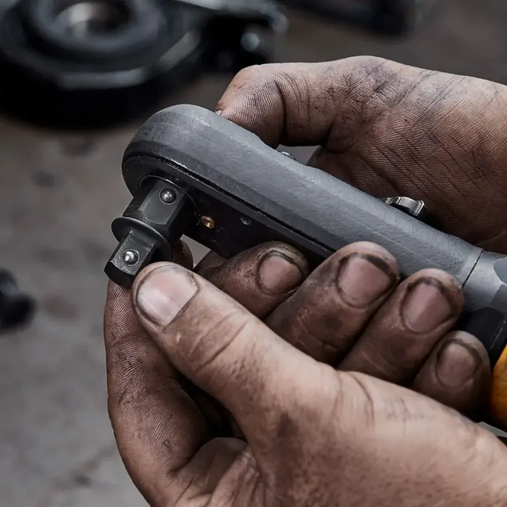 DCF510E2G DeWALT Aku ráčna s 1/2" a 3/8" s čtvercovou výměnnou hlavou XR 18V Powerstack 2x1,7Ah