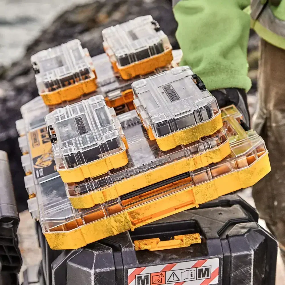 DT70801 DeWALT Malá sada Tough Case + malé úložné pouzdro