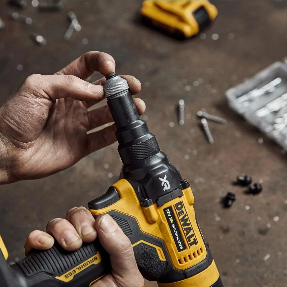 DCF403E1GT DeWALT Aku nýtovací kleště 18V XR pro nýty od 2.4 mm do 4.8 mm, 1× Li-Ion 1,7Ah POWERSTACK s GFN krytem
