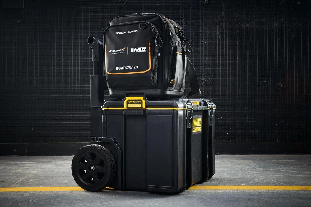 DWST83524-9 DeWALT poloviční brašna na nářadí ToughSystem 2.0 McLaren F1 Team Special Edition