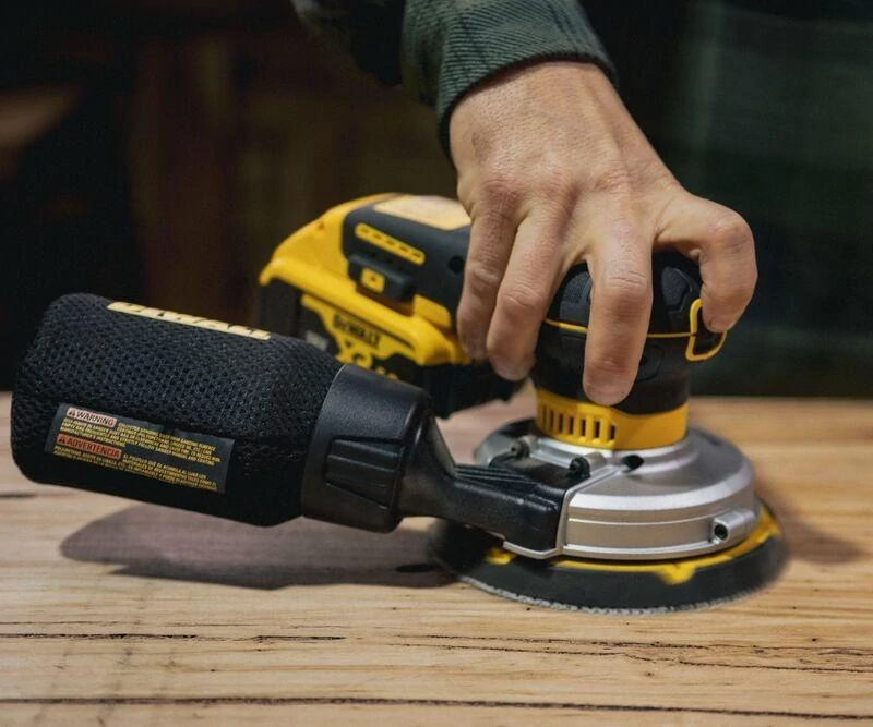 DCW230N DeWALT aku excentrická bruska 150 mm 18V XR, samostatný stroj